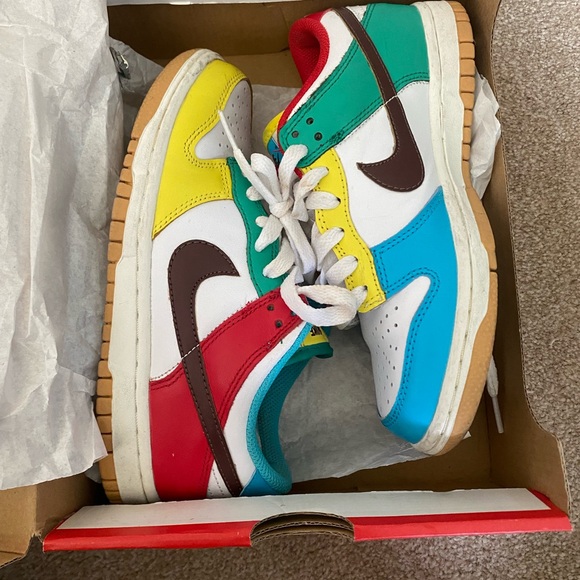 Nike Shoes - Nike Free 99
